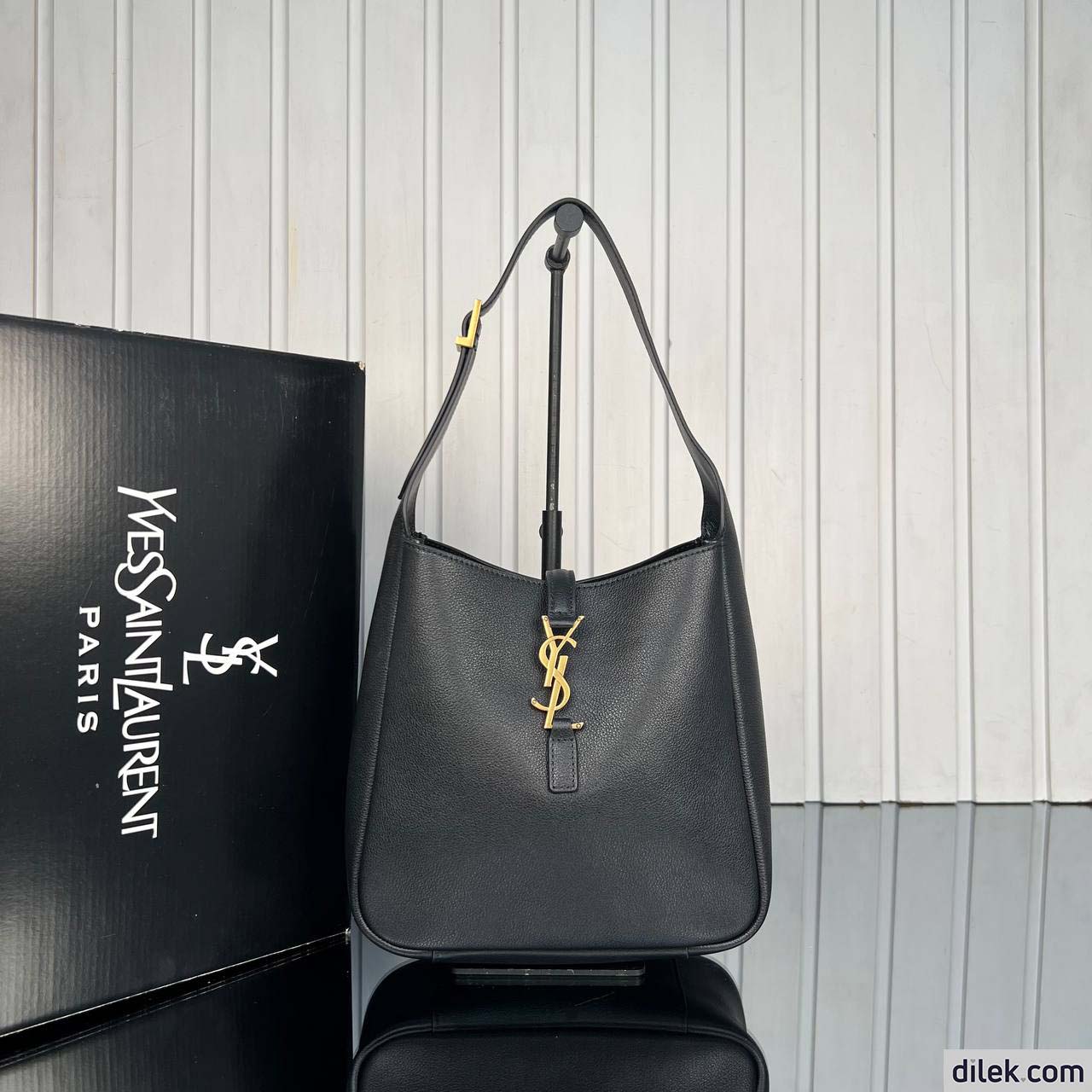 Saint Laurent Le 37 Leather Bag