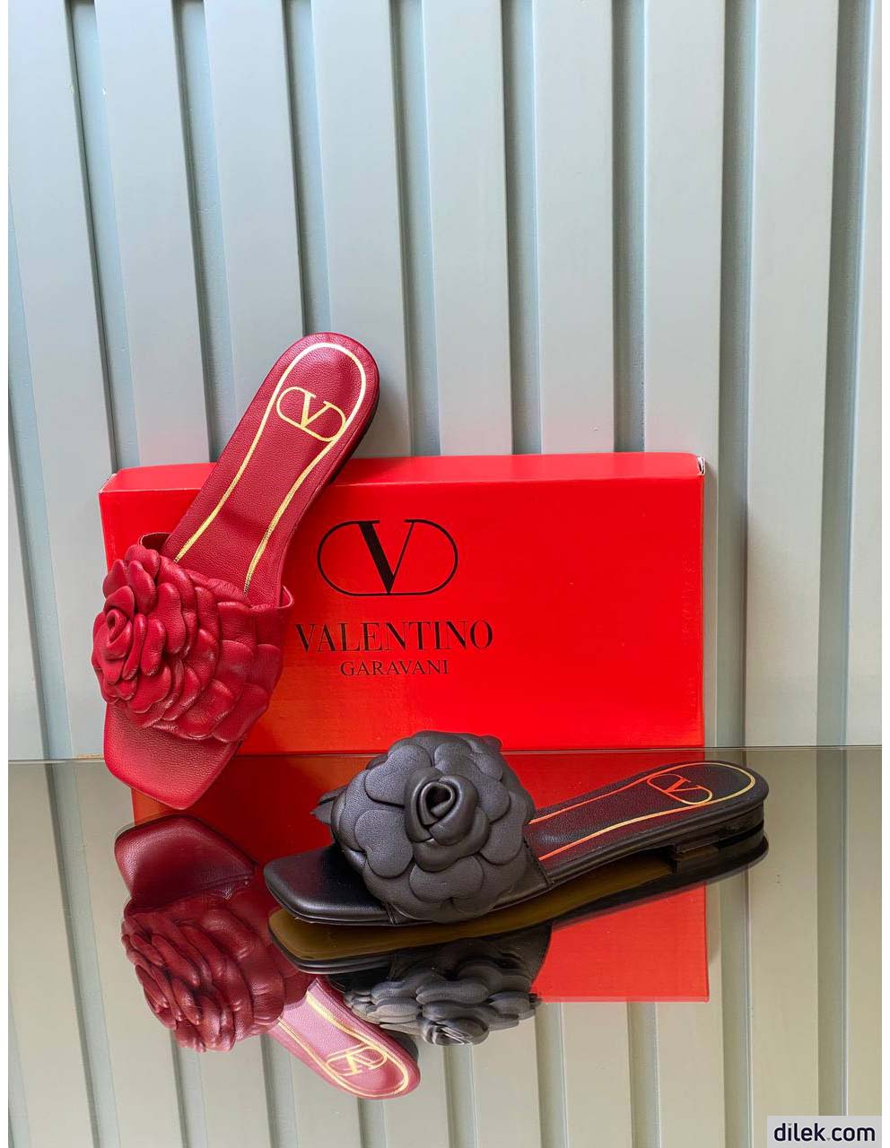 Valentino Garavani Flat Slipper