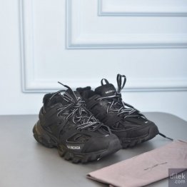 Balenciaga Track.2 Sneaker