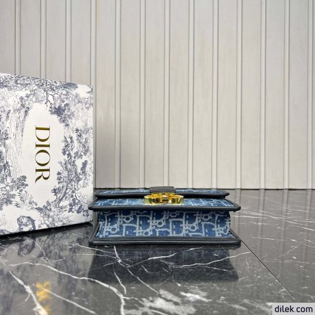30 Montaigne East-West Bag with Chain