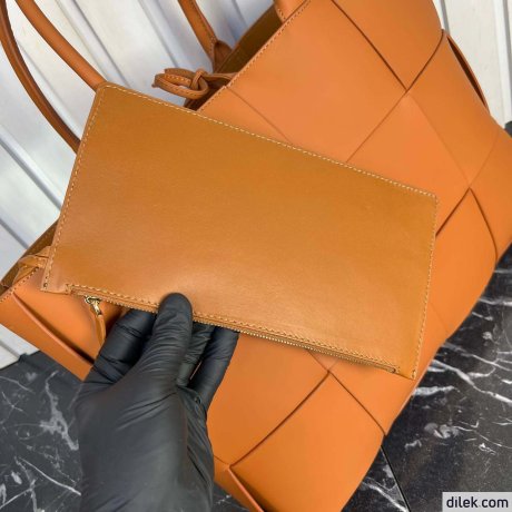 Bottega Veneta Large Arco Tote Bag