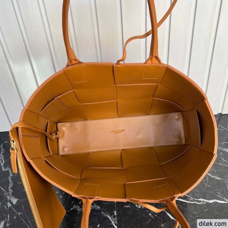 Bottega Veneta Large Arco Tote Bag