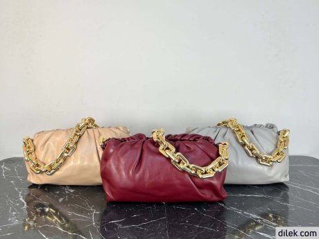 Bottega Veneta The Chain Pouch Leather Shoulder Bag