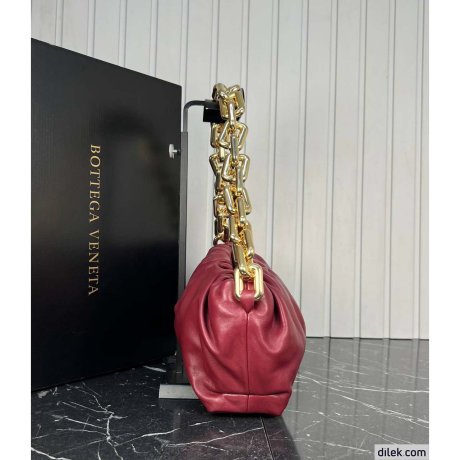 Bottega Veneta The Chain Pouch Leather Shoulder Bag