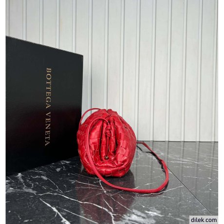 Bottega Veneta Medium Pouch