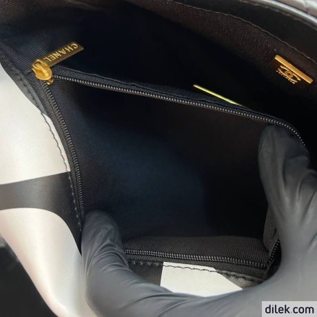 Chanel 19 Handbag