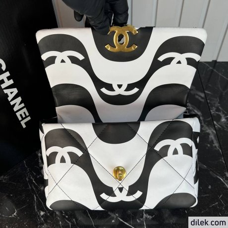 Chanel 19 Handbag