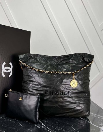 Chanel 22 Small Handbag