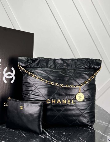 Chanel 22 Small Handbag