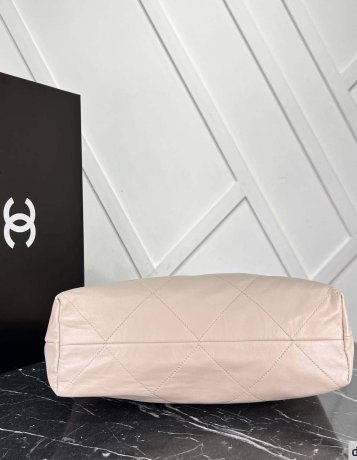 Chanel 22 Small Handbag