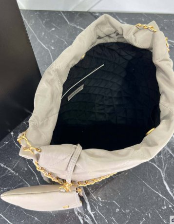 Chanel 22 Small Handbag