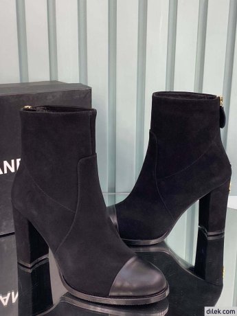 Chanel Women Suede Boots