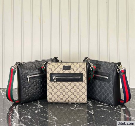 Gucci GG Supreme Small Messenger