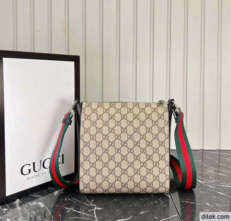 Gucci GG Supreme Small Messenger