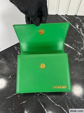 Jacquemus Le Chiquito Moyen