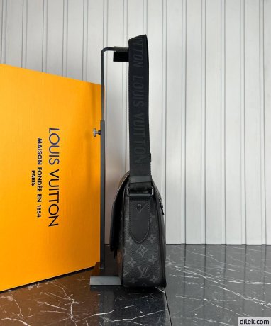 Louis Vuitton Archy Messenger MM