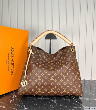 Louis Vuitton Artsy MM Monogram