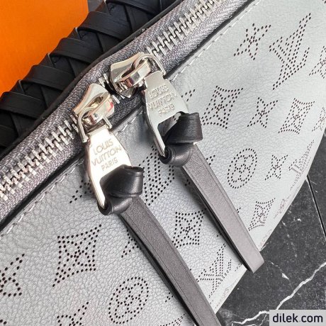 Louis Vuitton Beaubourg Hobo MM