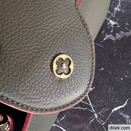 Louis Vuitton Capucines MM