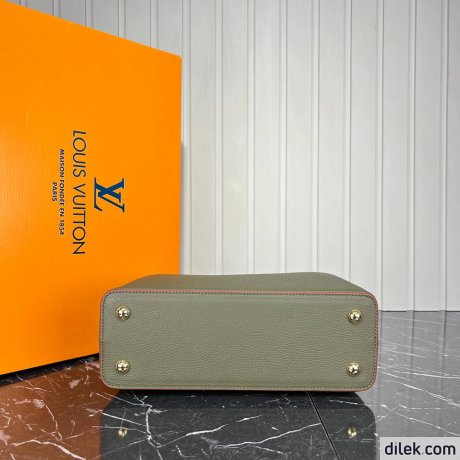 Louis Vuitton Capucines MM