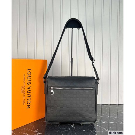 Louis Vuitton District PM Damier Infini Leather