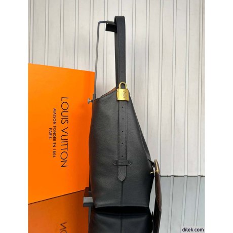 Louis Vuitton Low Key Hobo MM