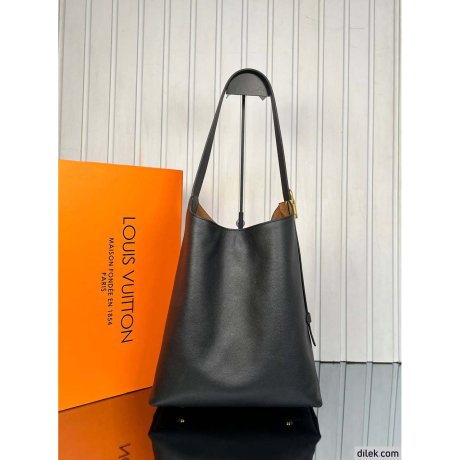 Louis Vuitton Low Key Hobo MM
