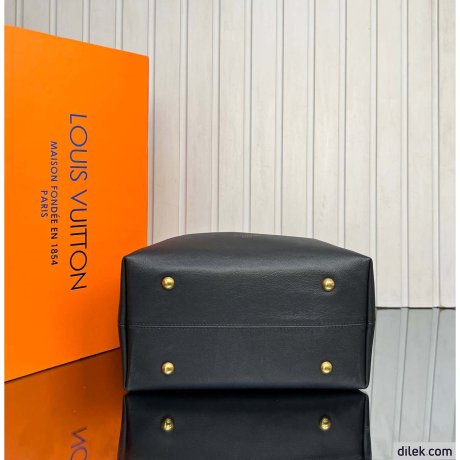 Louis Vuitton Low Key Hobo MM
