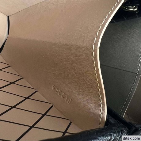 Louis Vuitton Petite Malle