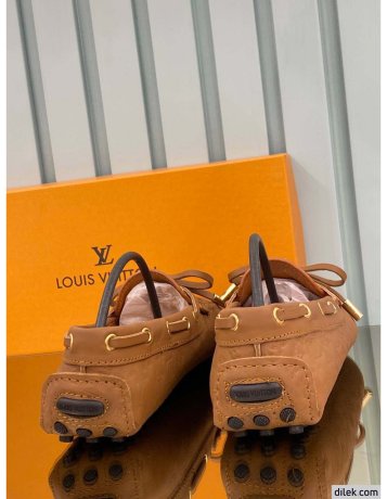 Louis Vuitton Women Moccasin