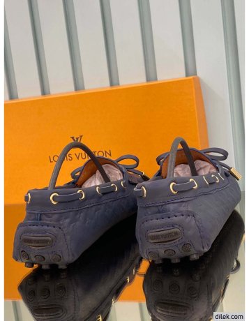 Louis Vuitton Women Moccasin