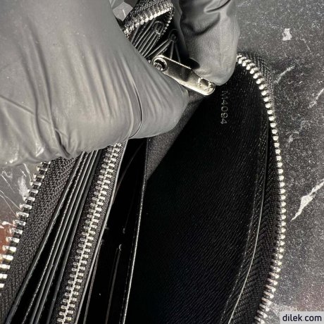 Louis Vuitton Zippy Wallet
