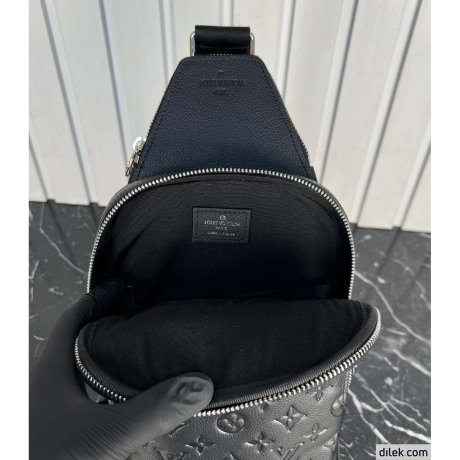 Louis Vuitton Avenue Slingbag NM