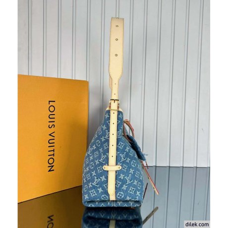 Louis Vuitton CarryAll MM