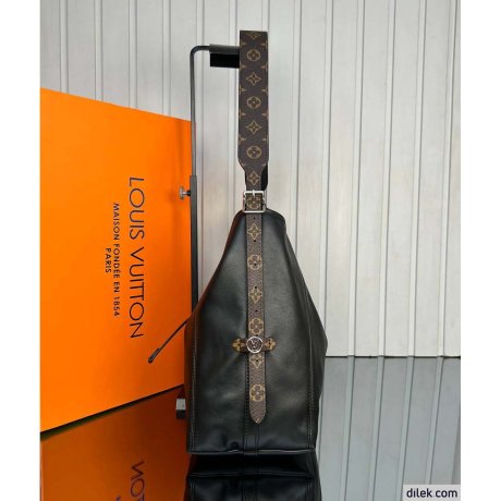 Louis Vuitton CarryAll MM