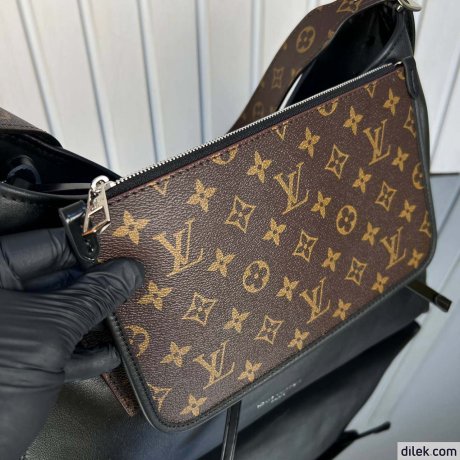 Louis Vuitton CarryAll MM