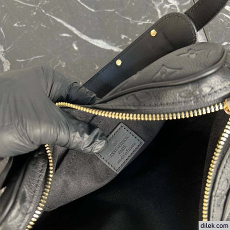 Louis Vuitton Croissant MM