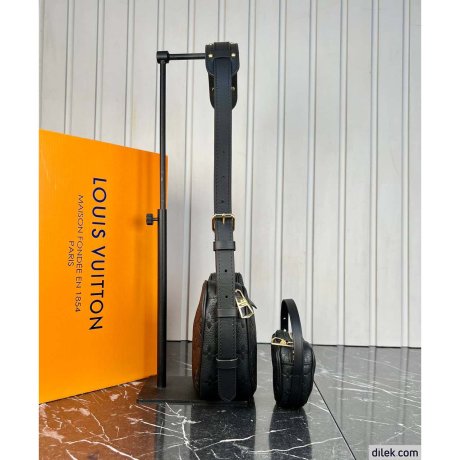 Louis Vuitton Croissant MM