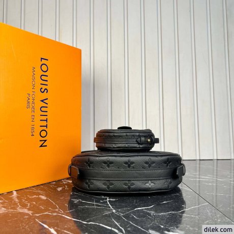 Louis Vuitton Croissant MM