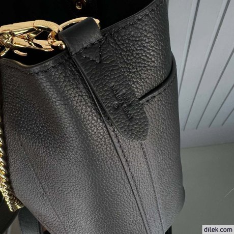 Louis Vuitton Lock and Walk