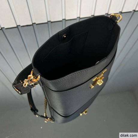 Louis Vuitton Lock and Walk