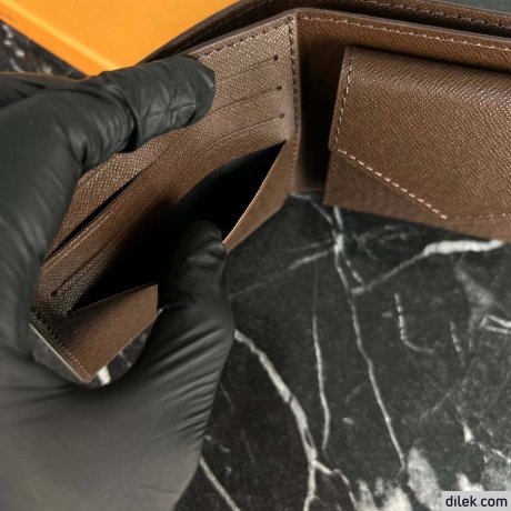 Louis Vuitton Men Multiple Wallet