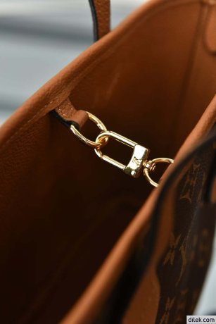 Louis Vuitton Neverfull Bandouliere Inside Out BB
