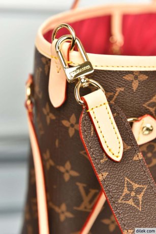 Louis Vuitton Neverfull Bandoulière Inside Out MM