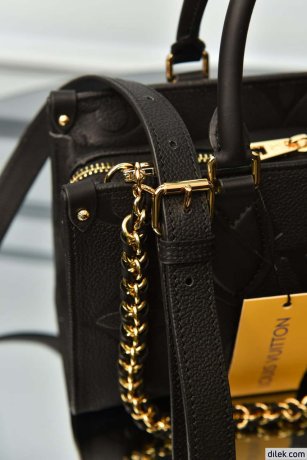 Louis Vuitton Onthego East West