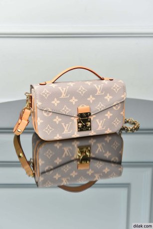 Louis Vuitton Pochette Metis East West