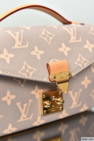 Louis Vuitton Pochette Metis East West