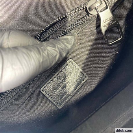 Louis Vuitton S Lock Slingbag