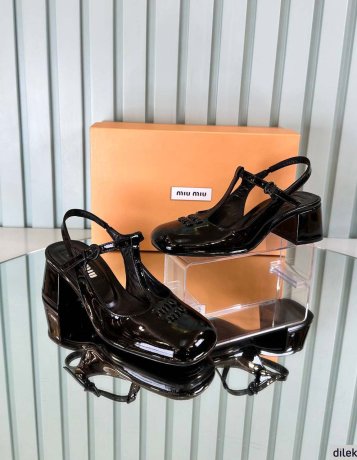 Miu Miu Classic Pump