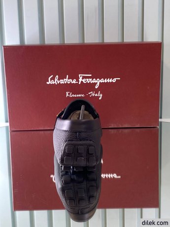 Salvatore Ferragamo Loafer